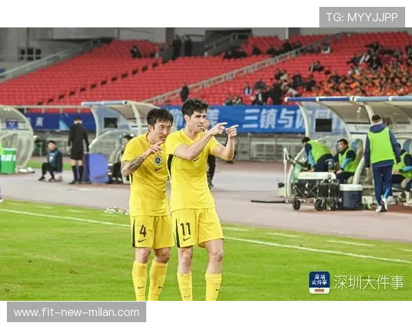 深圳新鹏城的一脚横传差点改写比赛进程